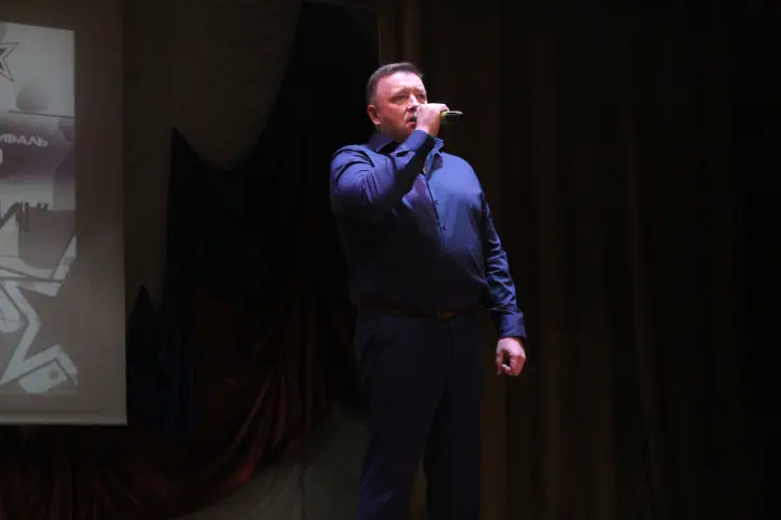 Пой, дыши, живи дольше: как вокал влияет на мозг, сердце и нервы